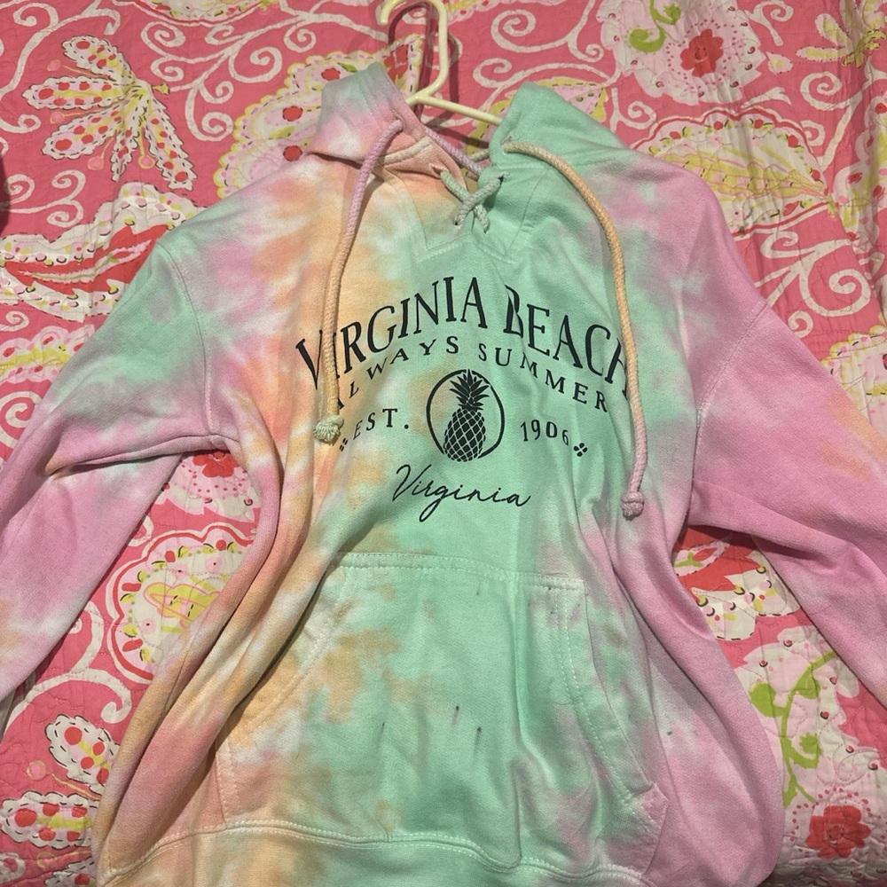 Tie-dye Virginia beach hoodie
Size Small
Offers are welcome :)